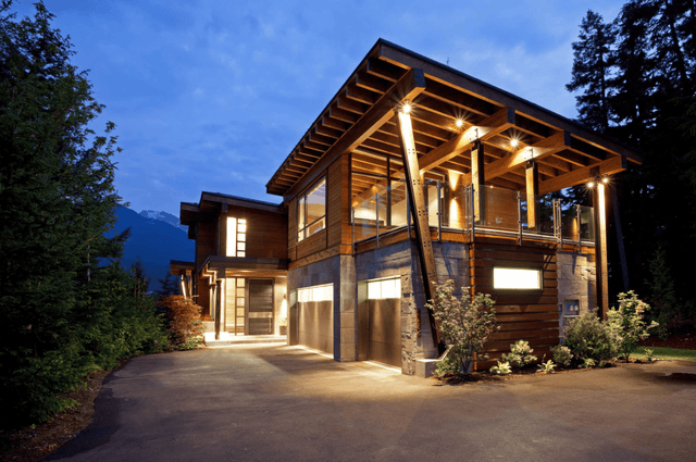 COMPASS POINTE hero image 1