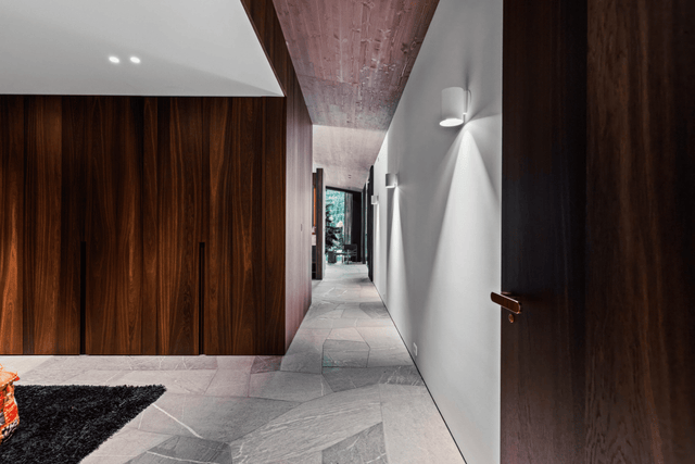 LAKEFRONT gallery image 4