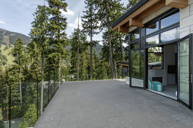 MOUNTAIN MODERN hero image 2