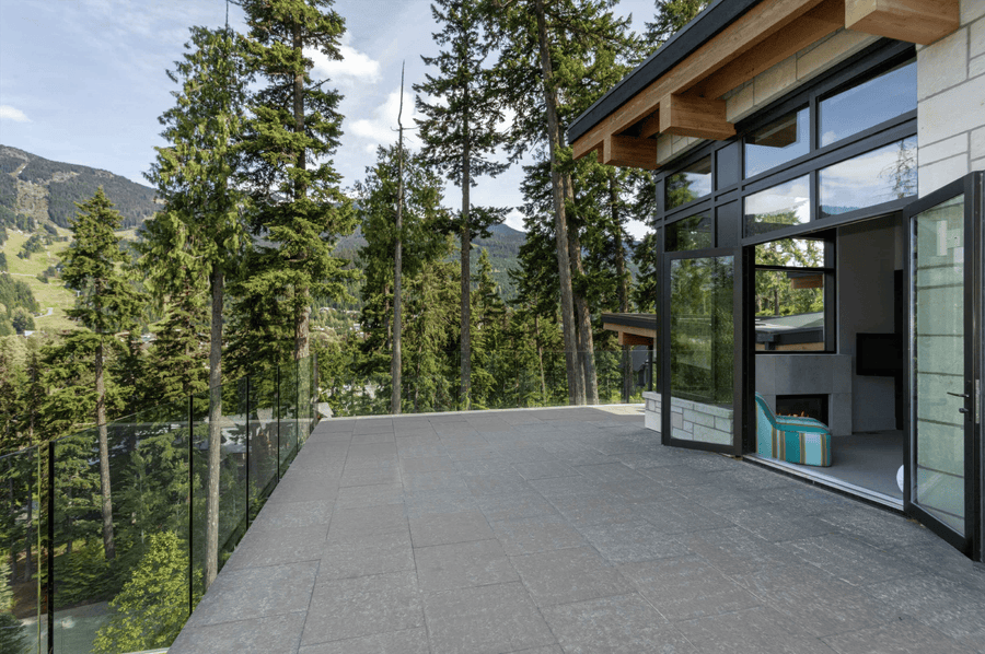 MOUNTAIN MODERN hero image 2