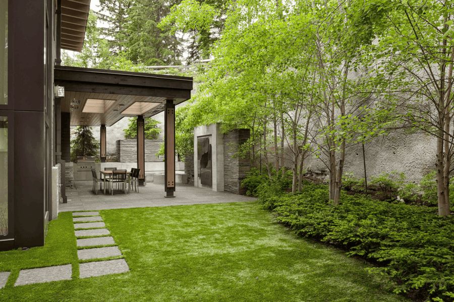 ON THE LAKE mobile banner