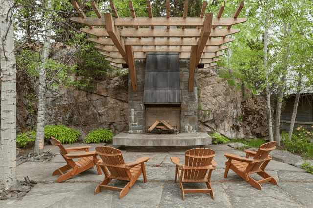 ON THE ROCKS gallery image 1