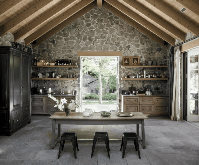 RAVINE HOUSE hero image 1