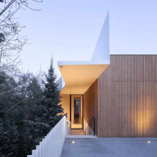 WEST BAY HOUSE gallery image 3