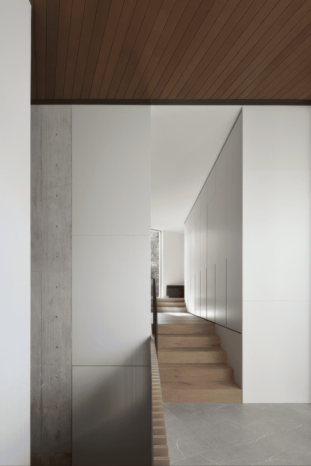 WEST BAY HOUSE gallery image 4