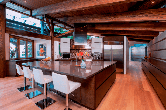 WEST KELOWNA RESIDENCE gallery image 2